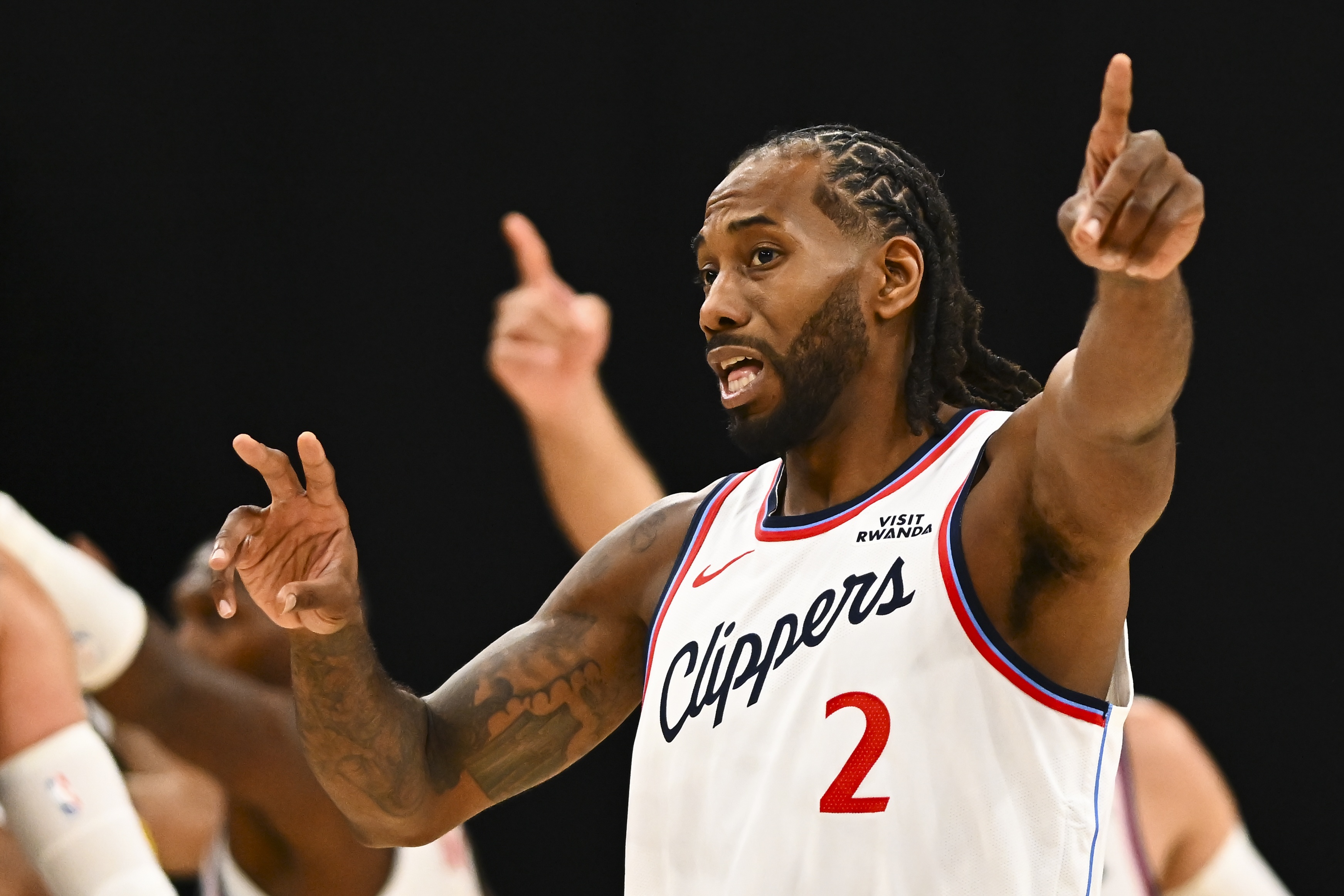 NBA直播热讯：A-史密斯炮轰：莱昂纳德——当之无愧的“轮休冠军”？